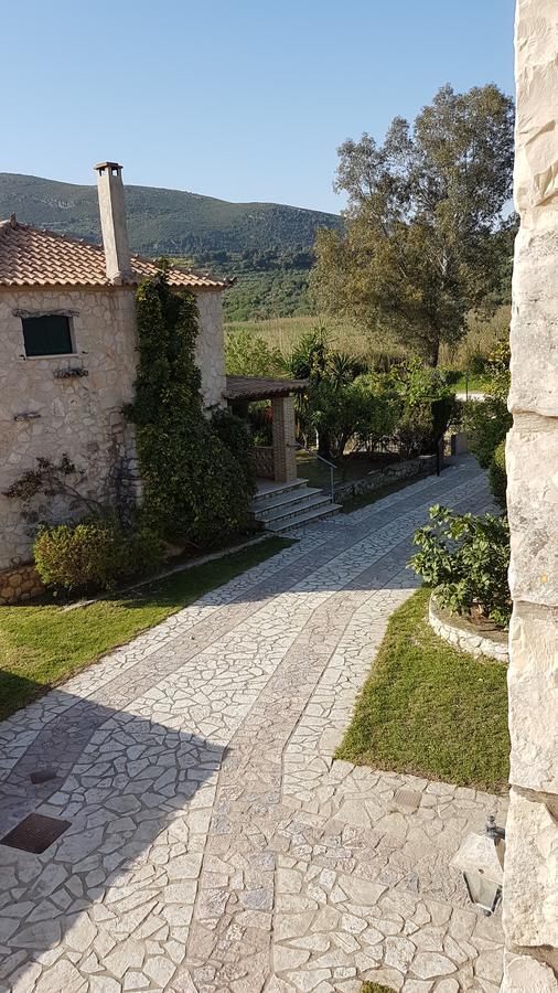 Castello Bellos Villas & Apartments Keri Extérieur photo